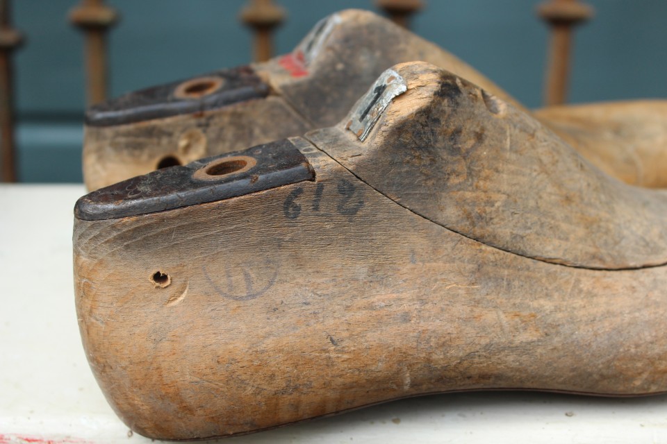 Set oude houten schoenmallen maat 41