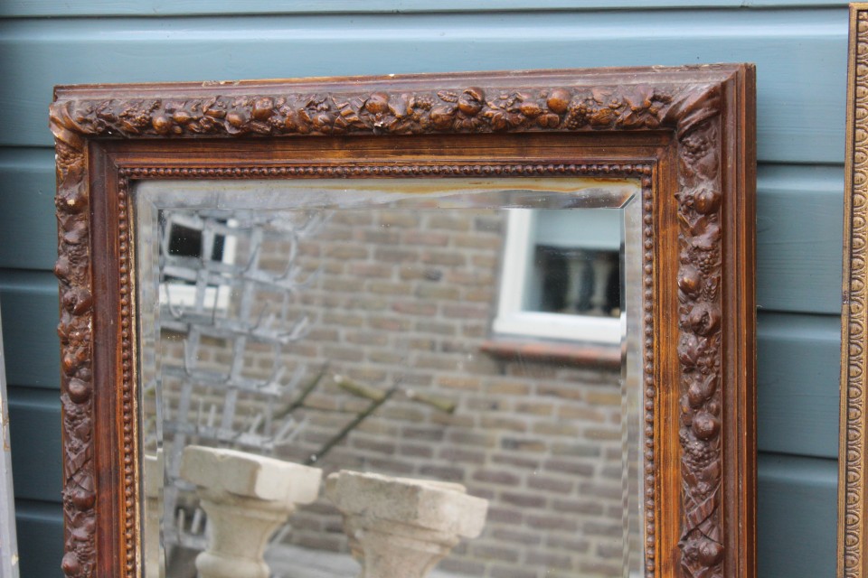 Oude grote Franse houten spiegel