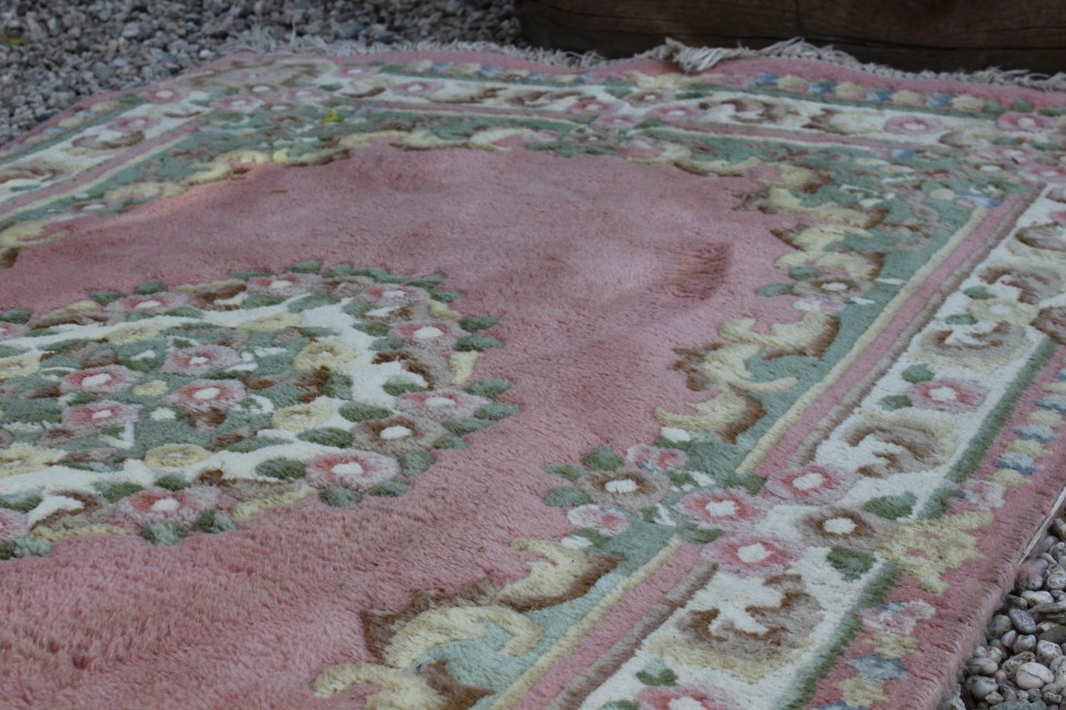 Oud Oosters roze handgeknoopt tapijt