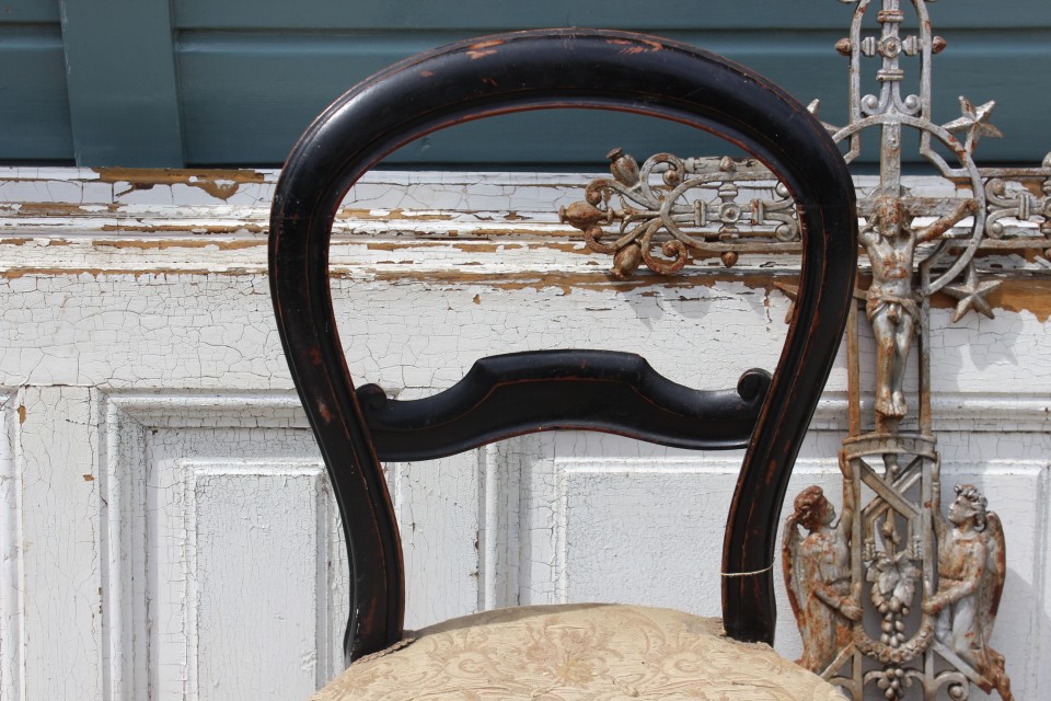 Brocante houten zwarte stoel