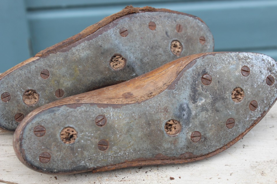 Oude houten schoenmallen mt 32
