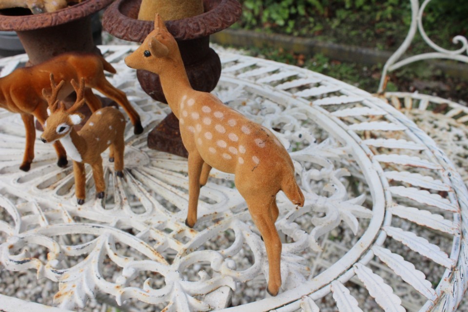 Vintage flock Bambi met jong