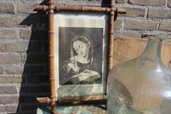 Oude zwart wit prent Maria in houten lijst