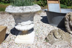 Oude ronde betonnen tuinvaas 50 cm H