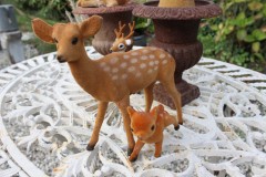 Vintage flock Bambi met jong